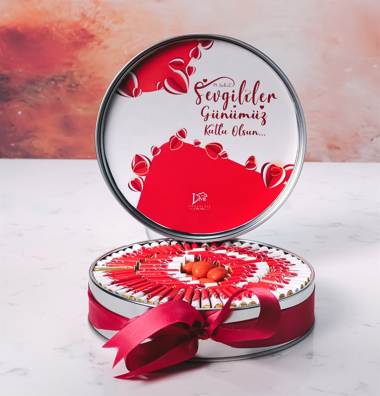 Metal Kutu Açılan Kalpler Tasarım (80 Adet Napoliten Çikolata)