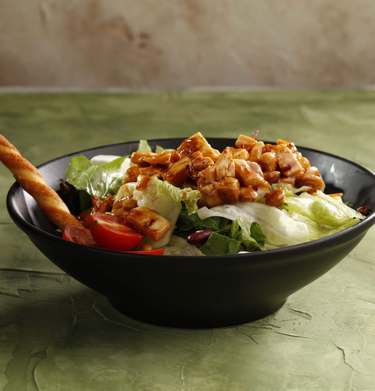 Tavuklu Bademli Salata