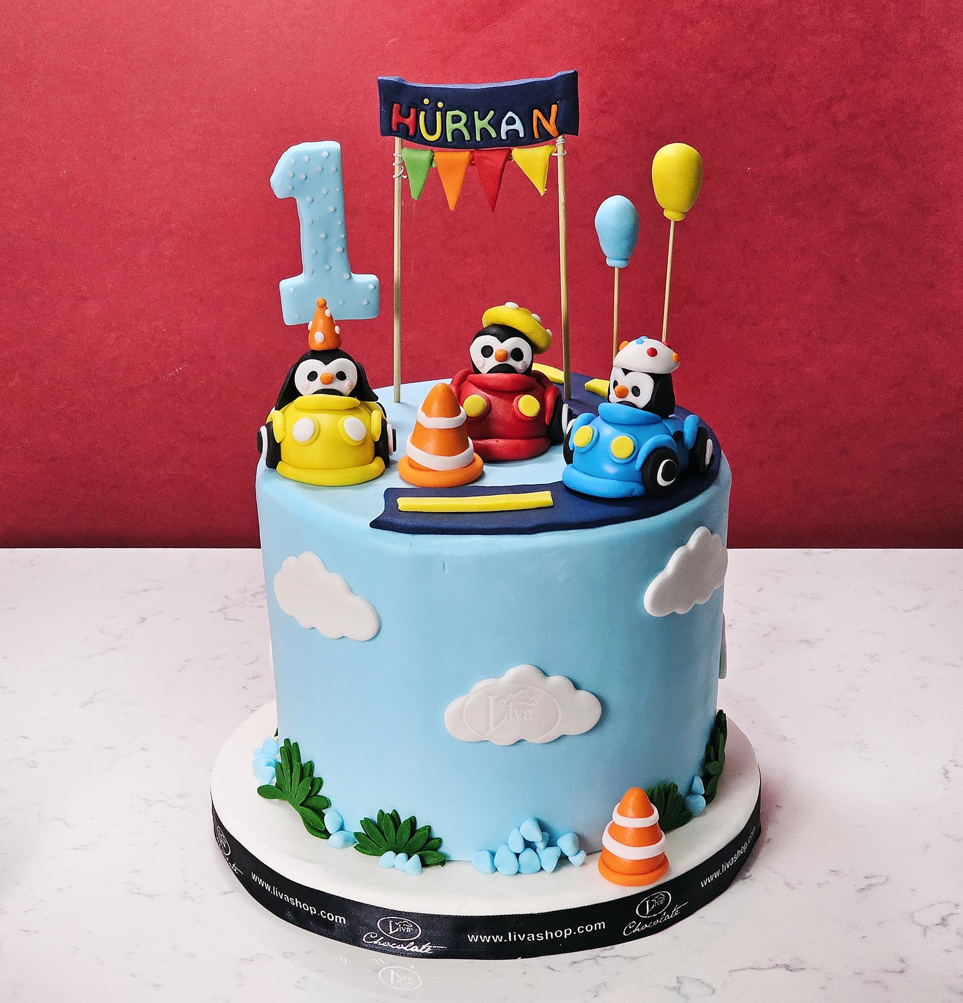 Yarışçı Penguenler Özel Pasta