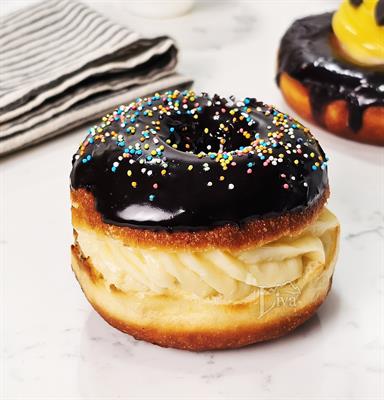 Renkli Şekerli Alman Pastası