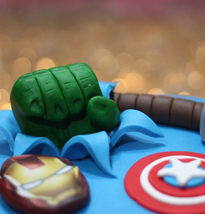 Liva Avengers Dünyası Özel Pasta