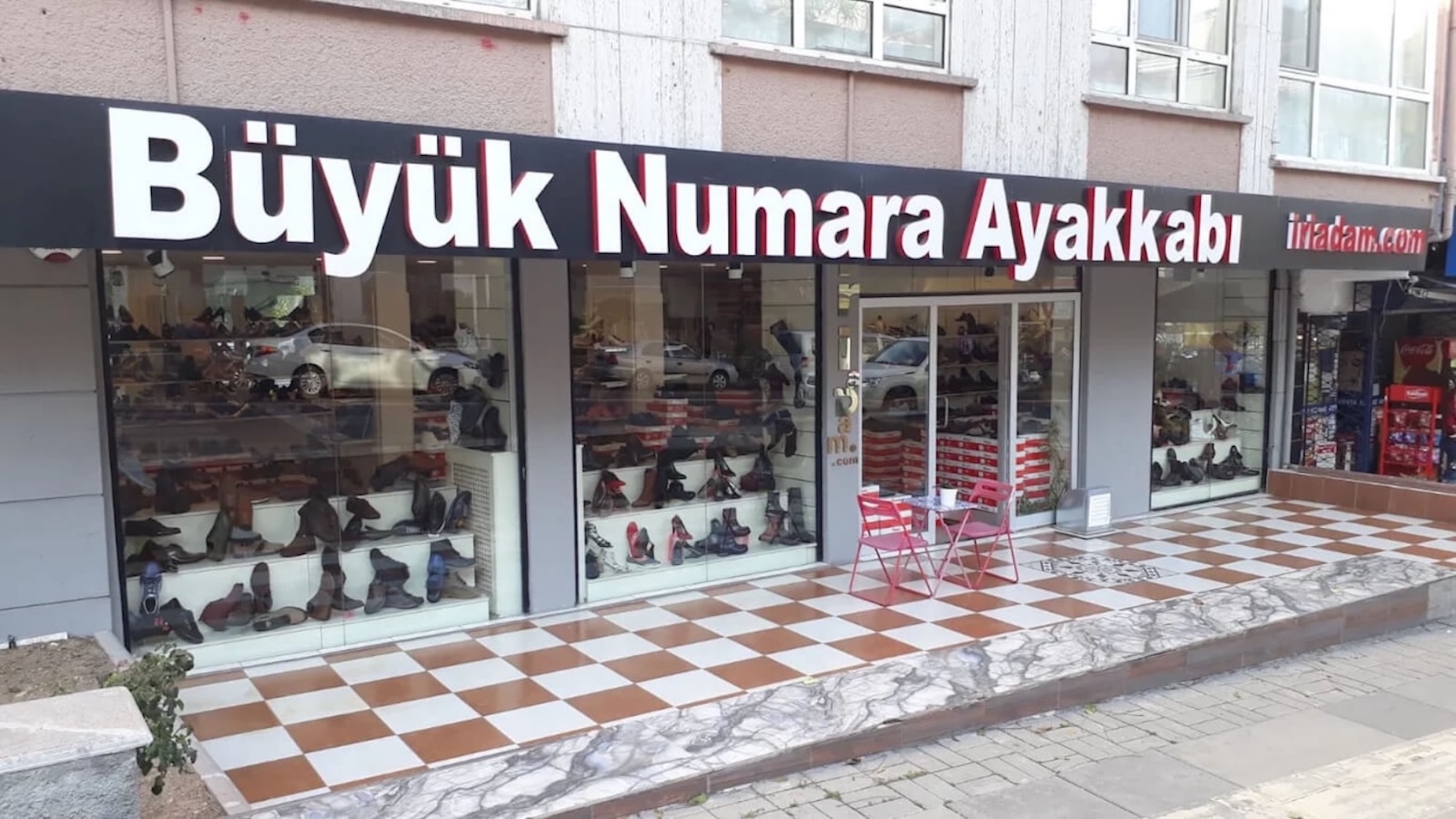 İri Adam Ankara Çankaya Mağazası