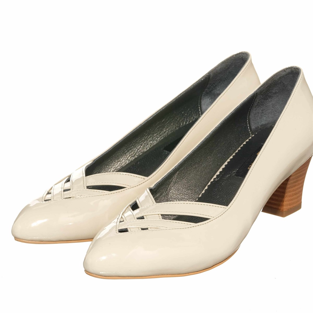 45 Numara 46 numara 47 Numara 48 numara 49 numara 50 numara Kısa Topuklu Büyük Numara Kadın Ayakkabı KDR2333 Krem