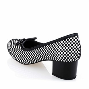 Costo shoesAbiye ve Topuklu Modellerimiz1453 Siyah Beyaz Büyük Numara Kadın Ayakkabısı