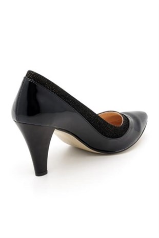KT CollectionsAbiye ve Topuklu ModellerimizKT-1417-Rugan Büyük Numara Kadın Ayakkabıları