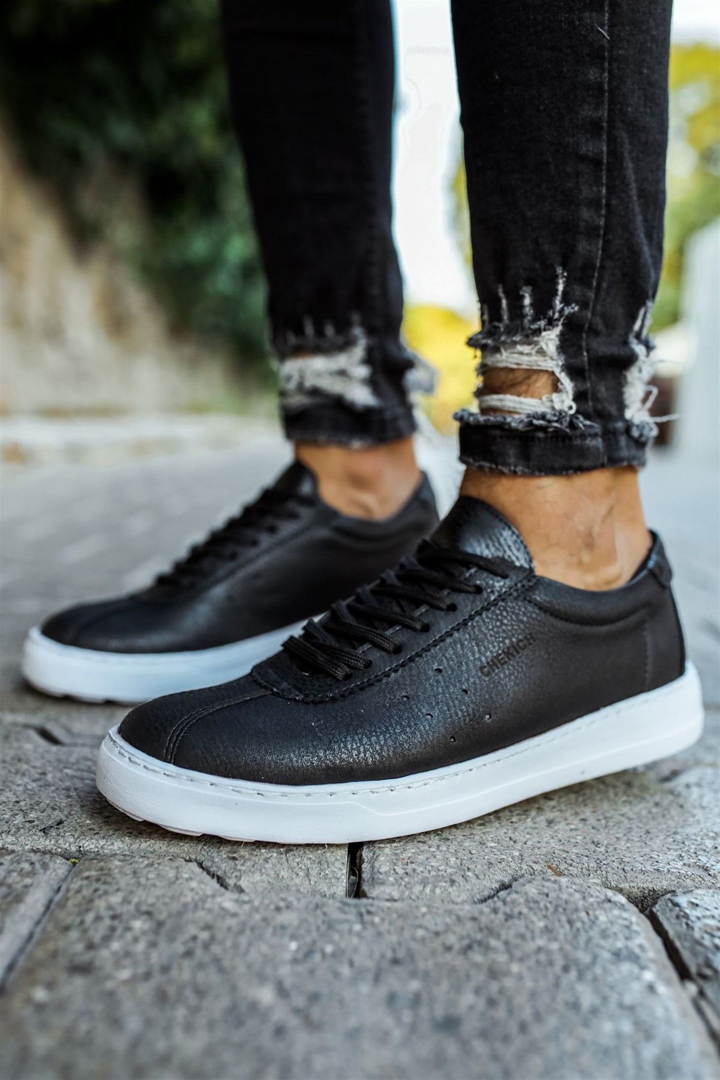 Chekich Flat Black Sneakers For Men