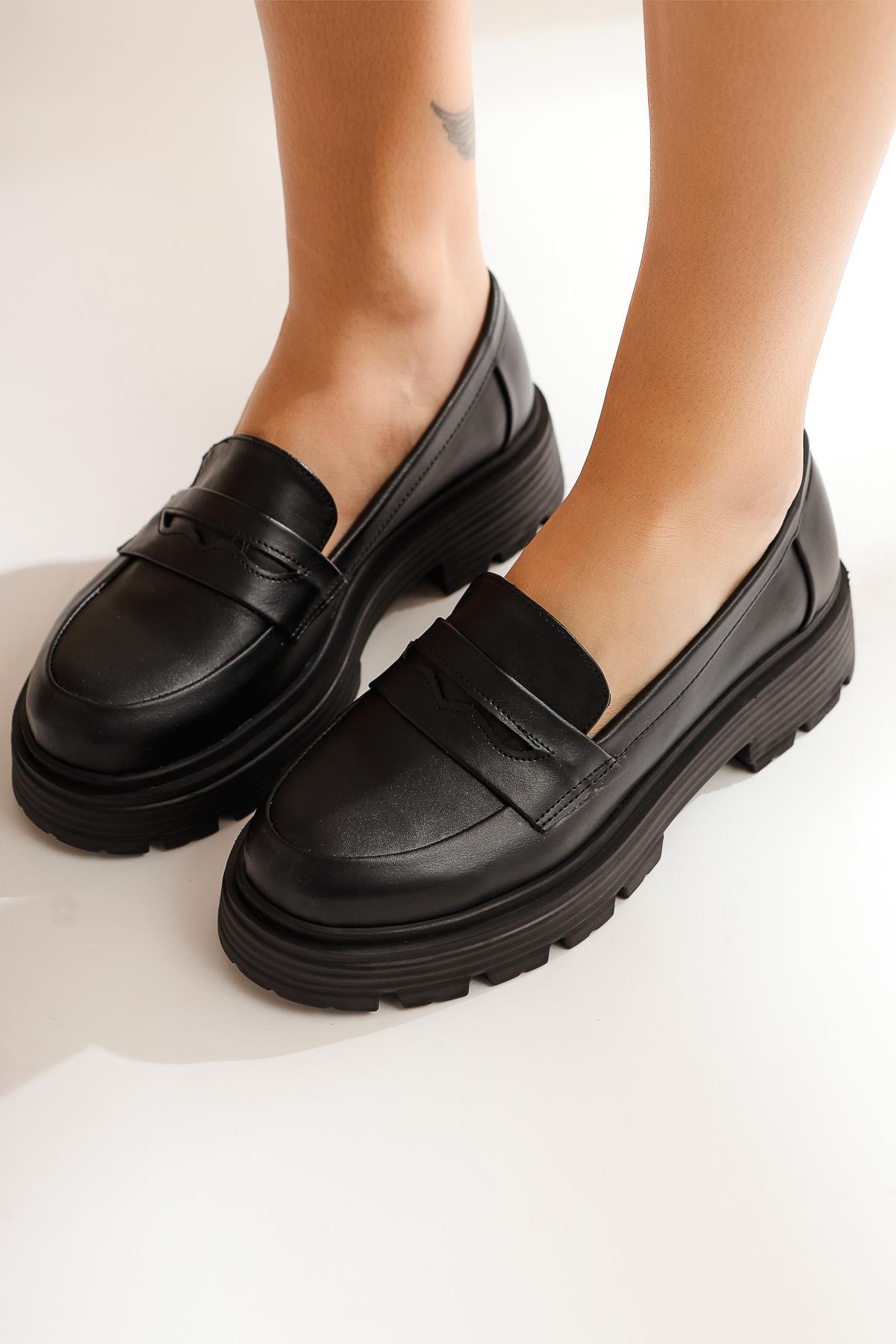 Gerta Black Oxford Shoes