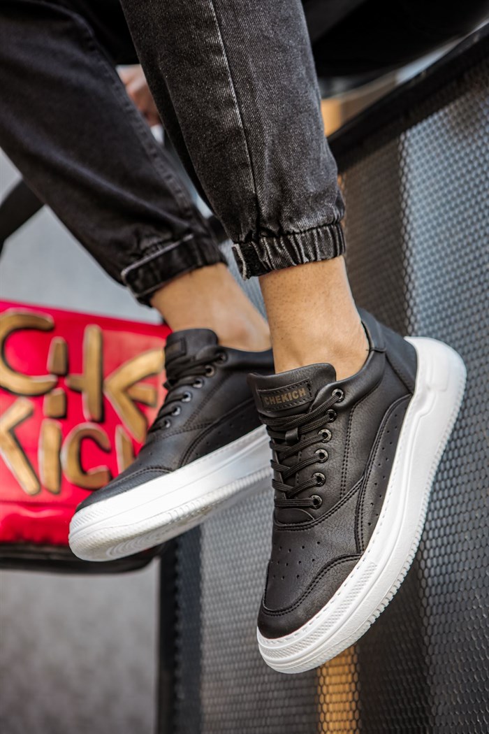 Chekich Black White Sole Laced Comfort Sneakers For Men
