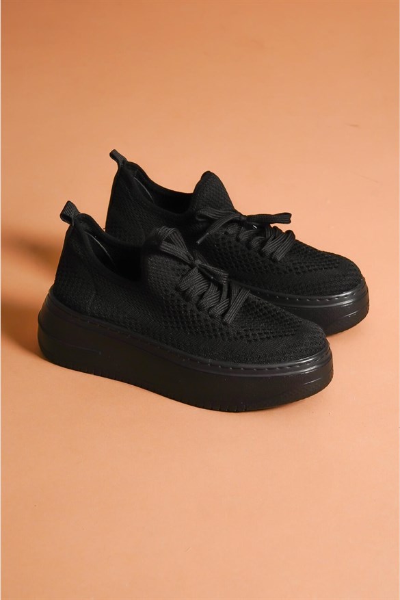 Benito Siyah Triko Streç Kalın Tabanlı Sneakers
