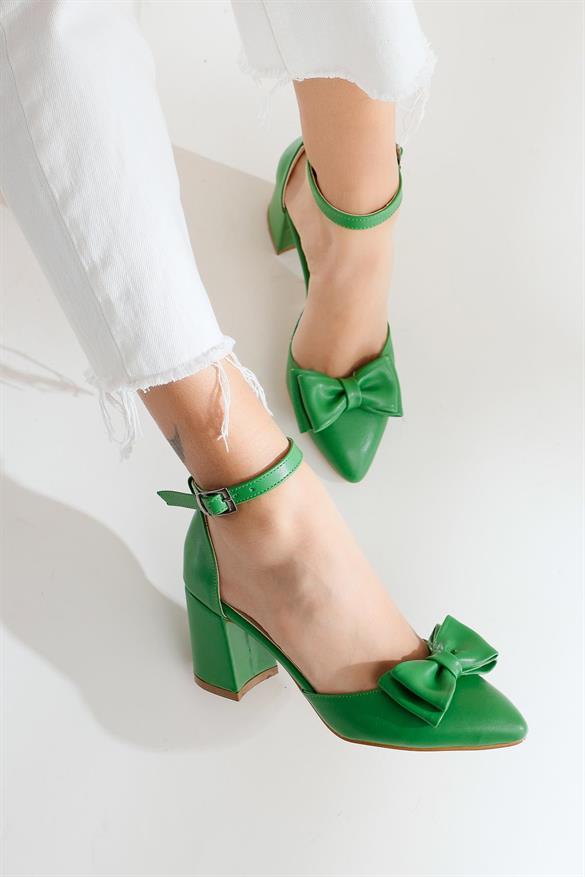 Marian Yeşil Fiyonk Detaylı Sivri Burunlu Sandalet