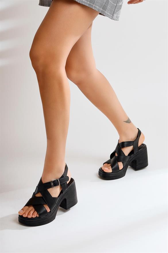 Mebel Siyah Çapraz Bantlı Kalın Topuklu Sandalet