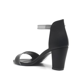Siyah Tek Bantlı Kadın Topuklu Ayakkabı