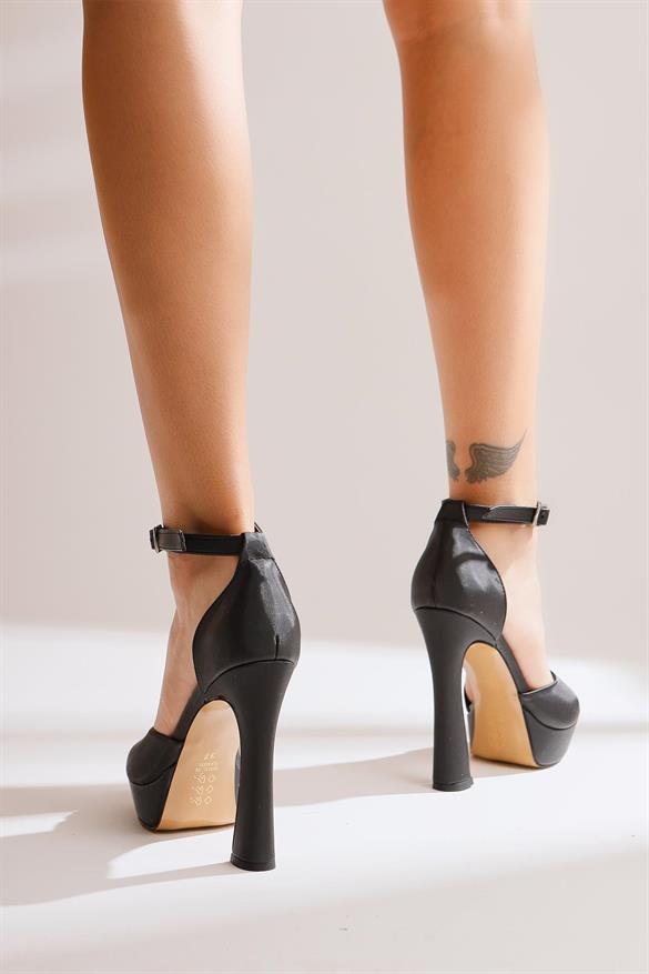 Senny Siyah Yüksek Topuklu Sandalet