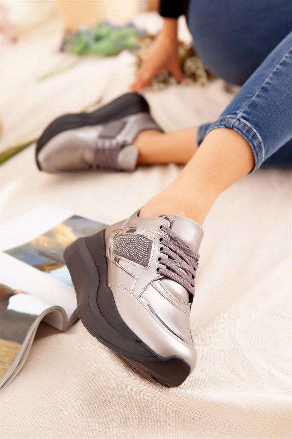 Zainab Platin Bağcıklı Sneakers