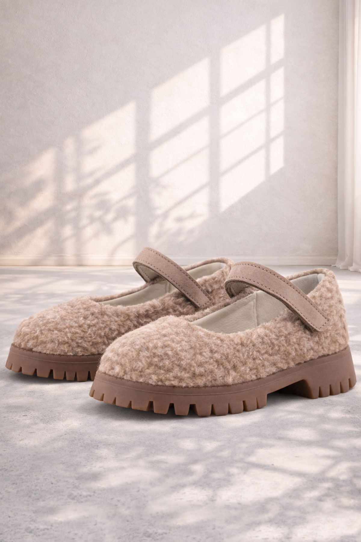 Rakerplus Bej Cırtlı Kalın Tabanlı Kız Çocuk Pofuduk Peluş Babet Ayakkabısı