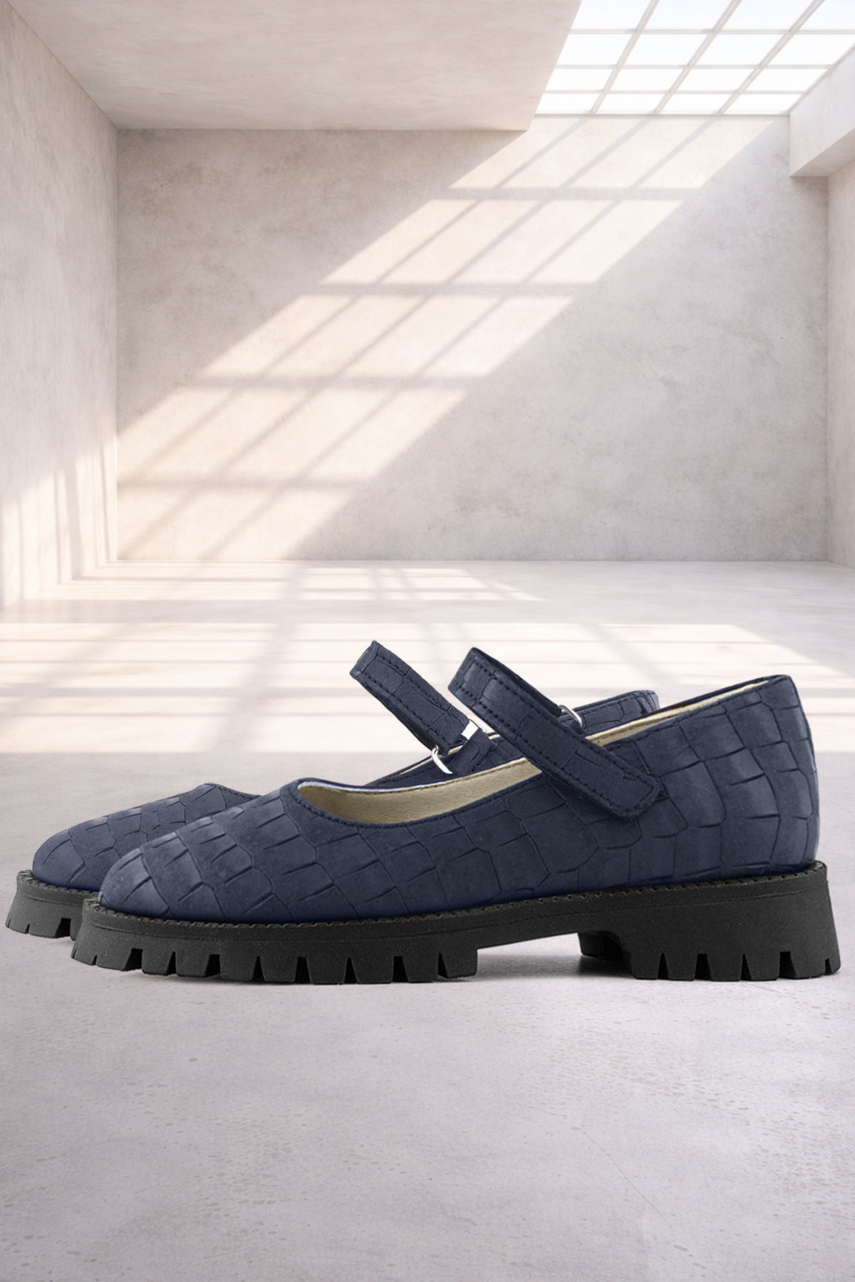 Rakerplus Hakiki Deri Lacivert Desenli Cırtlı Kalın Tabanlı Kız Çocuk Ayakkabısı