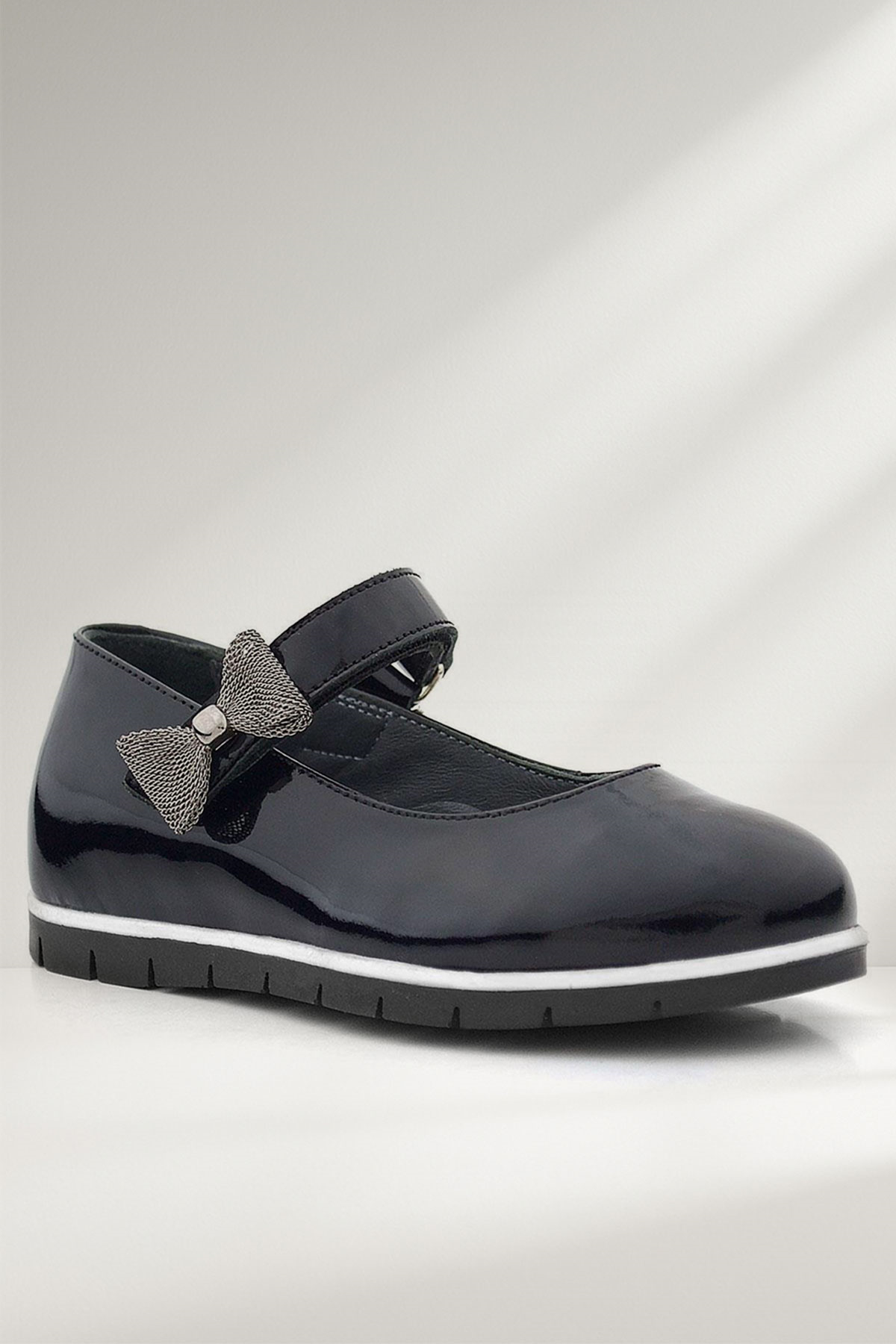 Rakerplus Hakiki Deri Siyah Rugan Kurdele Detaylı Kız Çocuk Babet