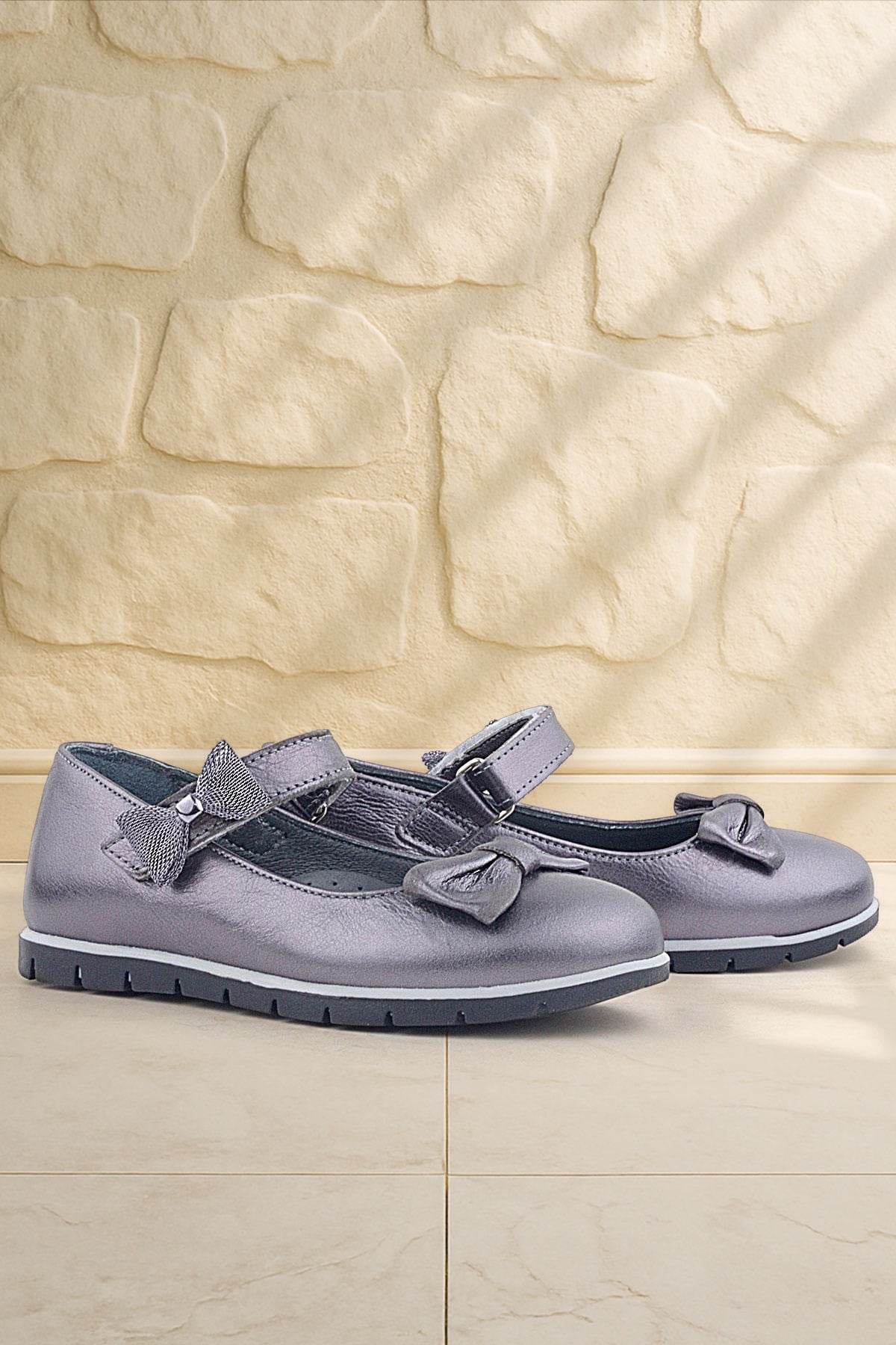 Rakerplus Hakiki Deri Platin Kurdele Detaylı Cırtlı Kız Çocuk Babet Ayakkabı