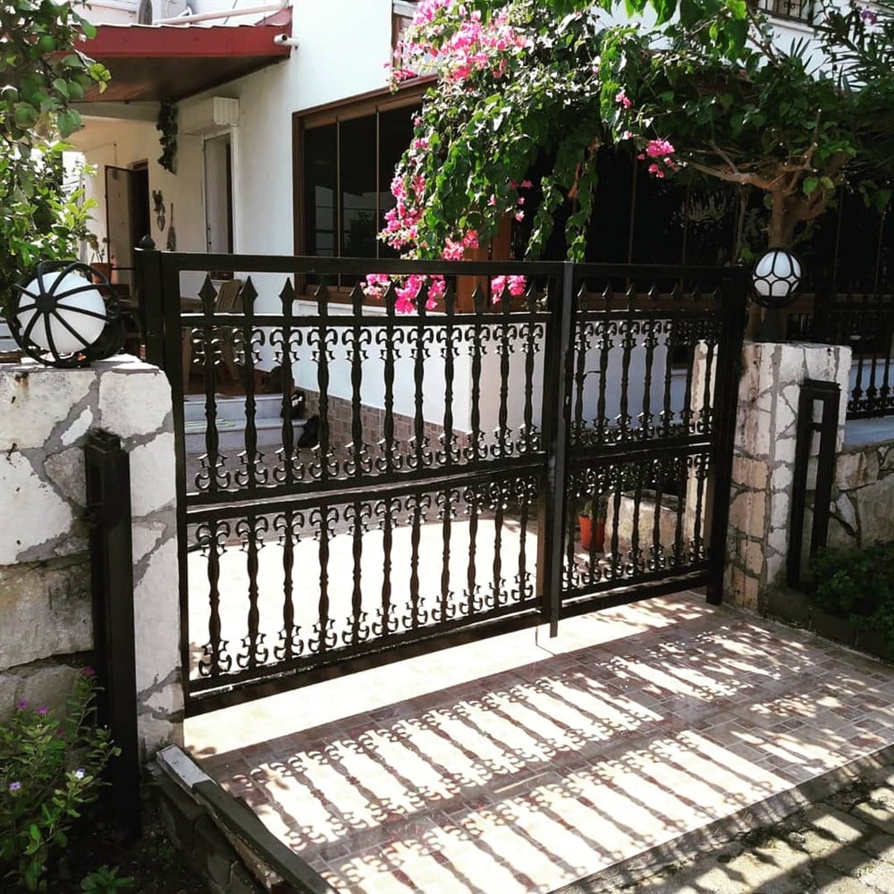 Plastik Ferforje Kapı