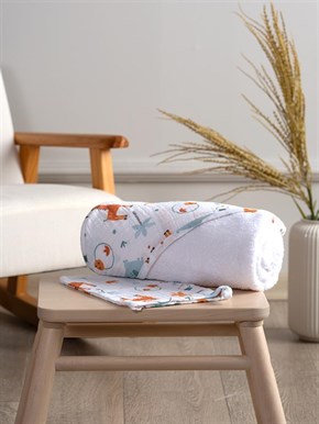 Üçgen Başlıklı Bebek Havlu Seti Giraffe Mavi 75 x 75 cm