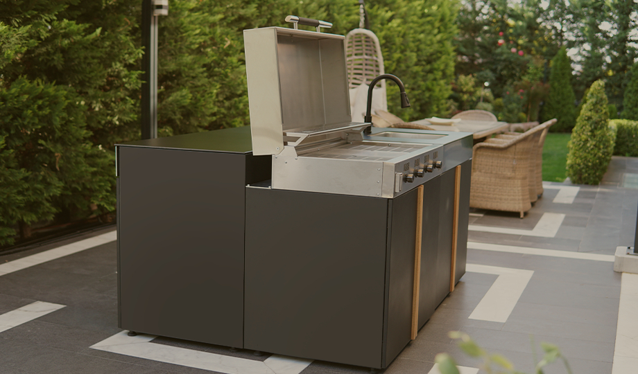 Outdoor Kitchens