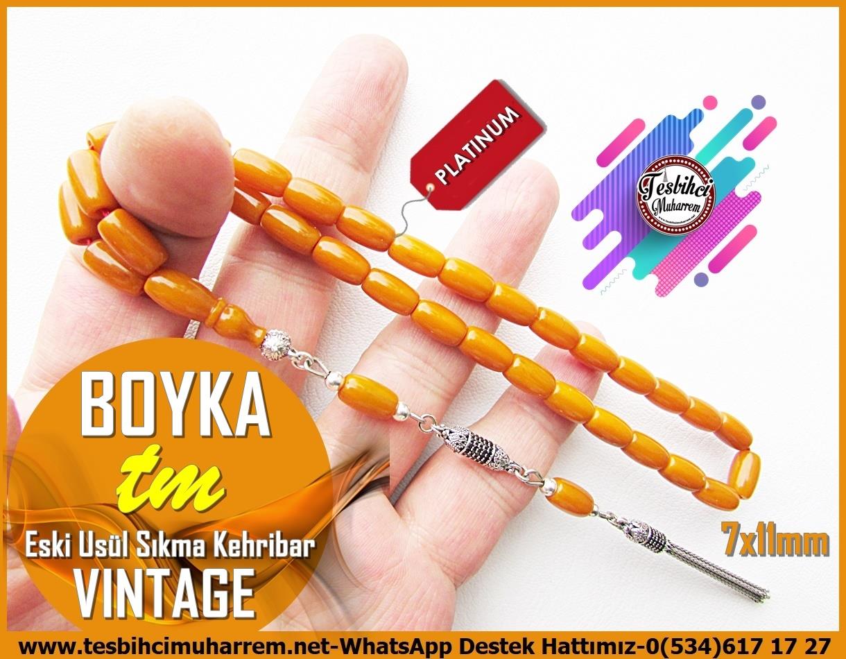 Osmanlı Benzetme Eskitme Eski Usül TesbihlerTM13774Düzgün Baba Usta Tornası Tespih | Vintage Sıkma Kehribar, Eski Usül, Kayısı Renk, Osmanlı Form, Gümüş Püsküllü, “Boyka” TesbihTespih Vintage Sıkma Kehribar l Eski Usül Osmanlı Form Gümüş Püsküllü Boyka Tesbih