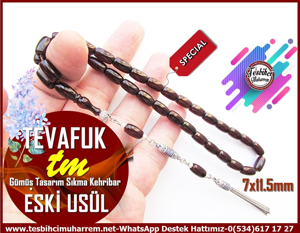 Osmanlı Benzetme Eskitme Eski Usül TesbihlerTM13903Düzgün Baba Usta Tornası Tespih | Vintage Sıkma Kehribar, Eski Usül, Vişne Renk, Osmanlı Form, Gümüş Püsküllü, “Tevafuk” TesbihTespih Sıkma Kehribar I Eski Usül Gümüş Püskül Kapsül Kesim Vişne Tevafuk Tesbih 