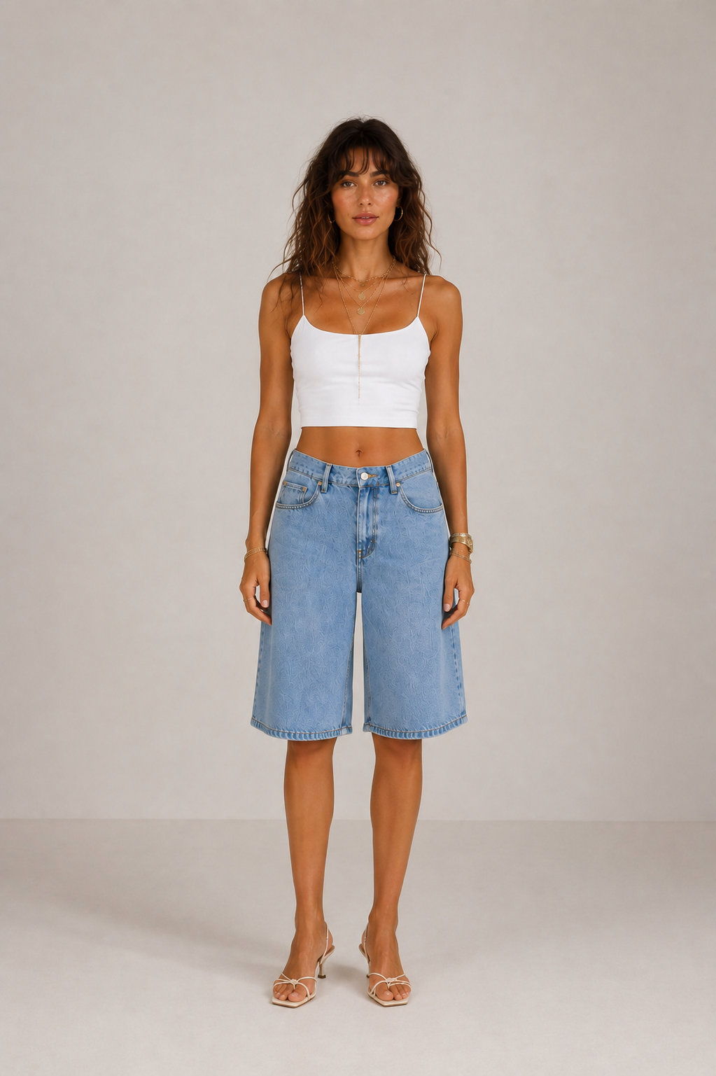 Beyaz İnce İp Askılı Atlet Crop Top