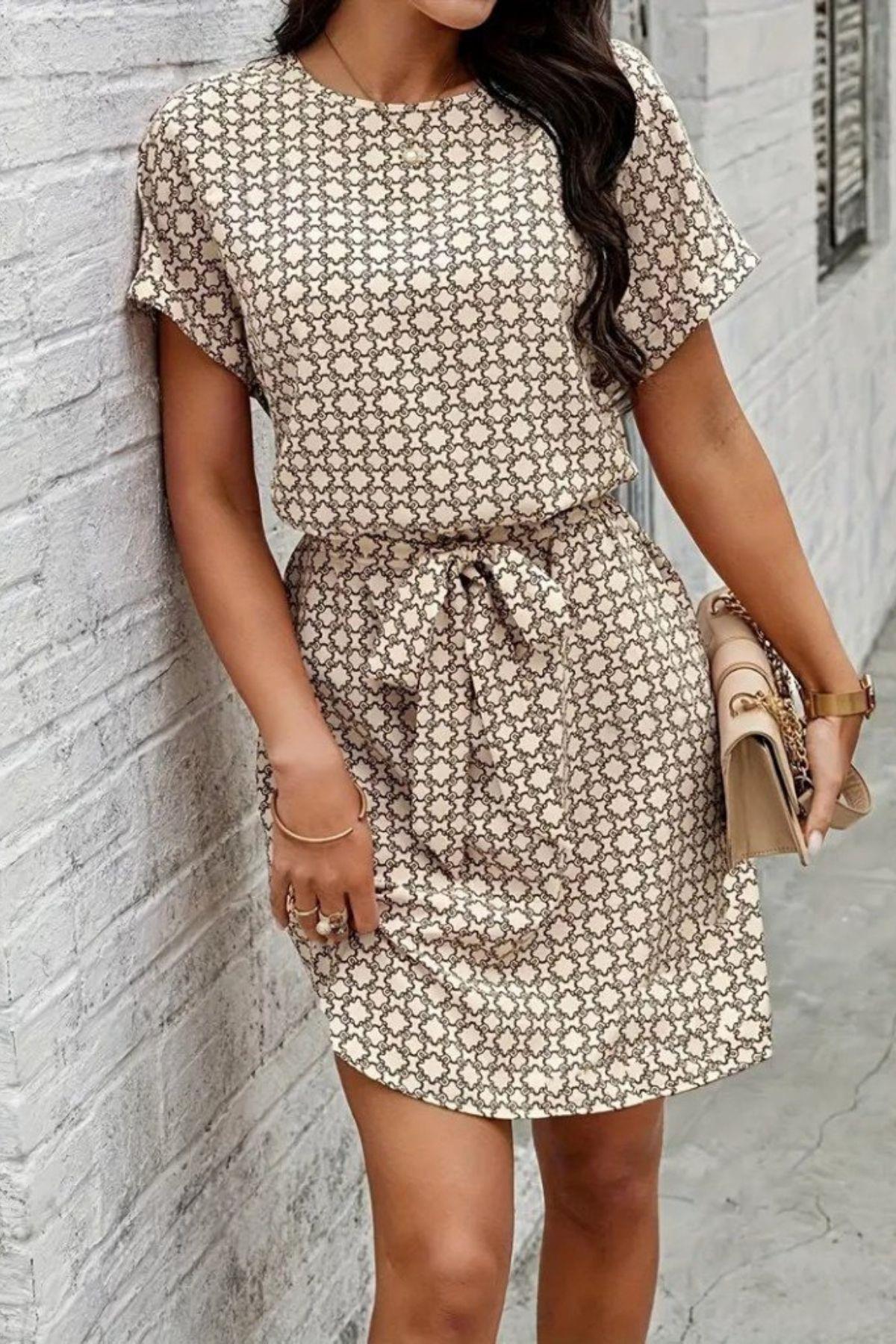 Yuvarlak Yaka Kuşaklı Desenli Süprem Elbise - Desenli