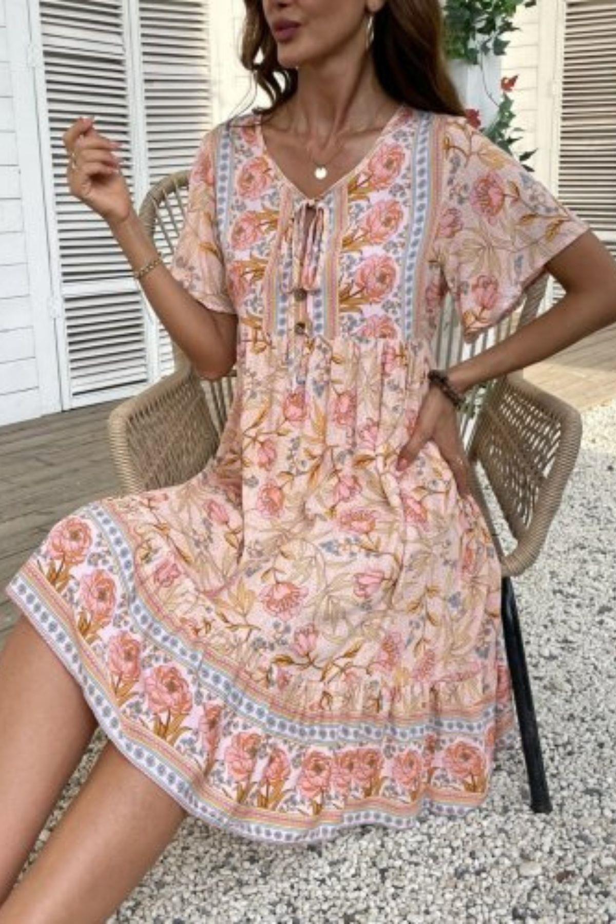 Düğmeli Bağlama Detaylı Desenli Süprem Elbise - Pembe