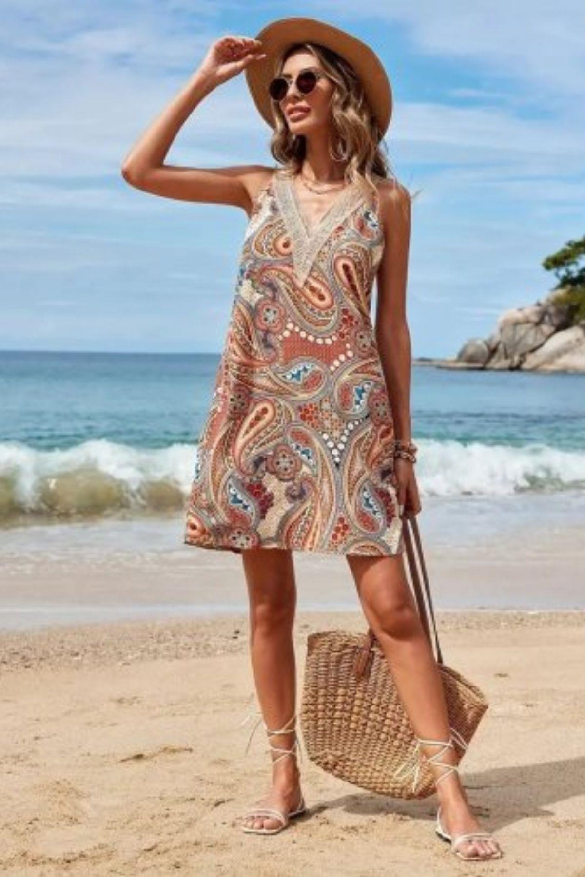 Dantelli V Yaka Mini  Süprem Elbise - Desenli