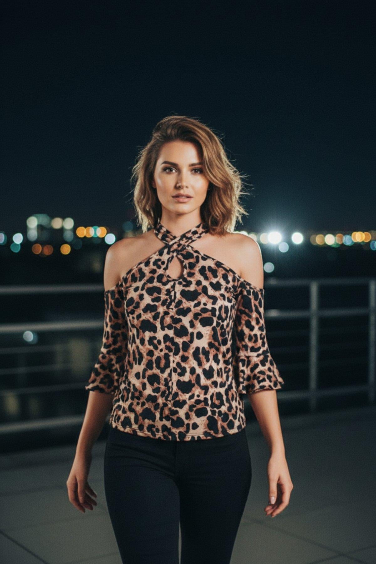 Çapraz Yaka Pencere Detaylı Süprem Bluz - Leopar