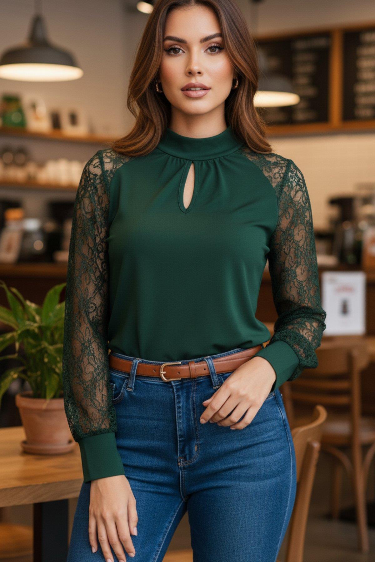 Göğüs Pencere Detay Yaka Boğazlı Kolları Tüllü Sandy Bluz Yeşil