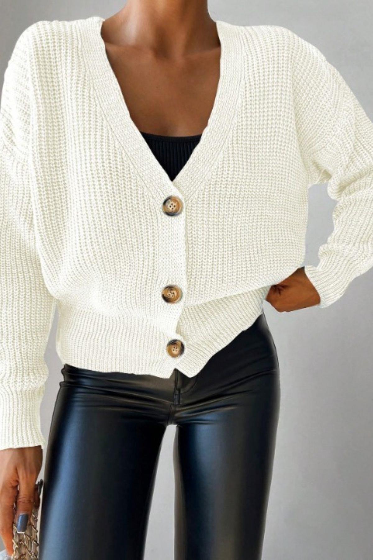 V Yaka Düğmeli Basic Triko Hırka - Beyaz