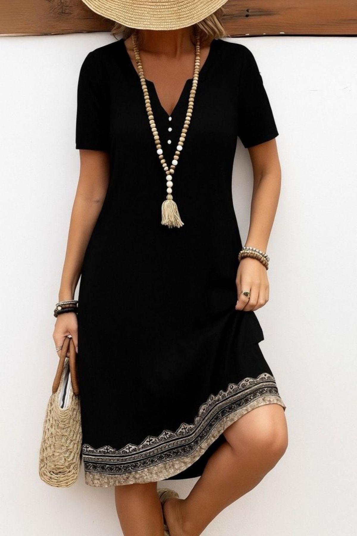V Yaka Kısa Kollu Etek Ucu Desenli Viskon Elbise - Siyah