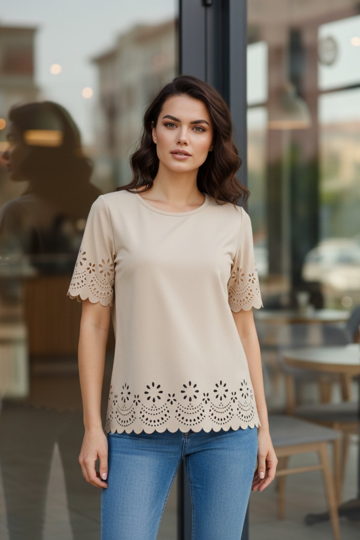 Kol Ve Etek Ucu Desenli İthal Krep Bluz - Bej