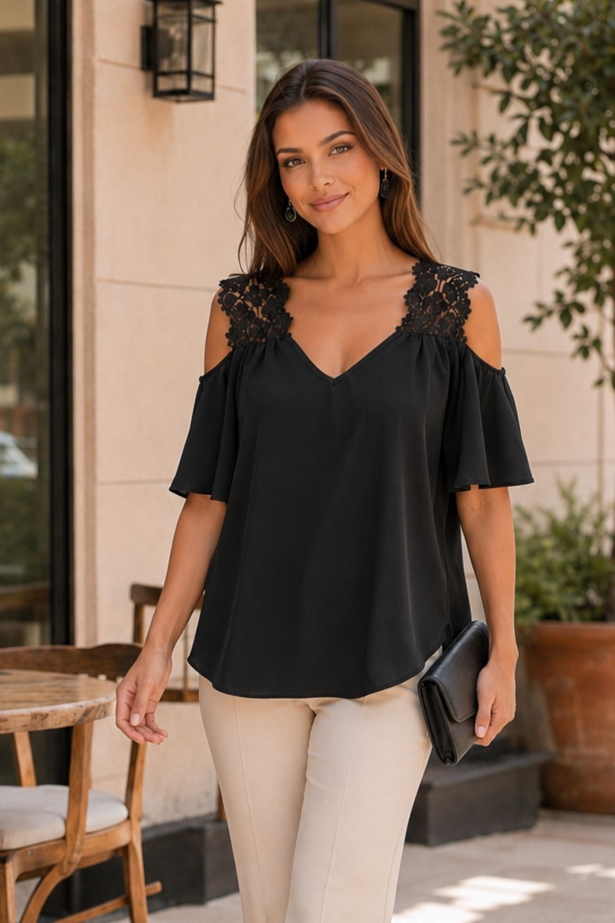 Omuzları Açık Dantel Askılı Dubai Bluz - Siyah