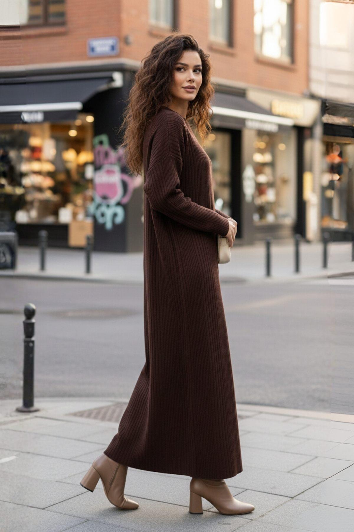 Kahve Minimal Tasarım Uzun Triko Elbise