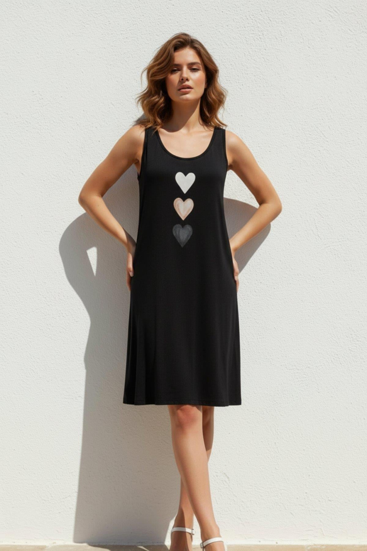 Yuvarlak Yaka Kalp Baskılı Viskon Elbise - Siyah
