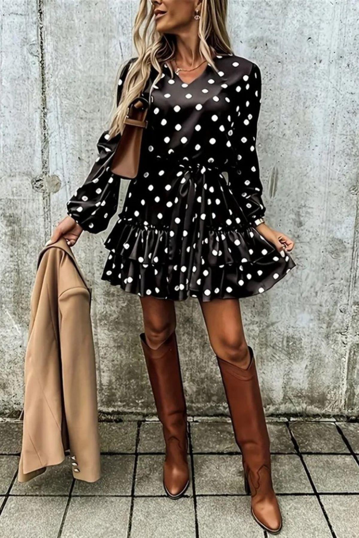 V Yaka Puantiyeli Fırfırlı Mini Elbise - Siyah