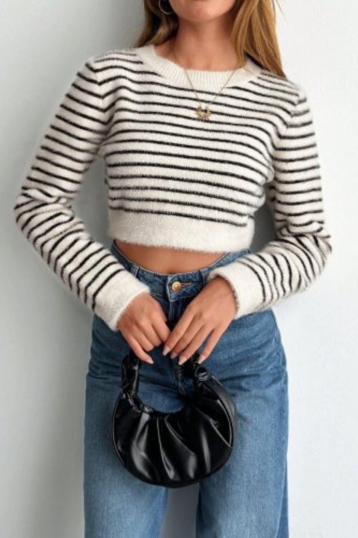 Balıkçı Yaka Crop Triko Bluz Beyaz