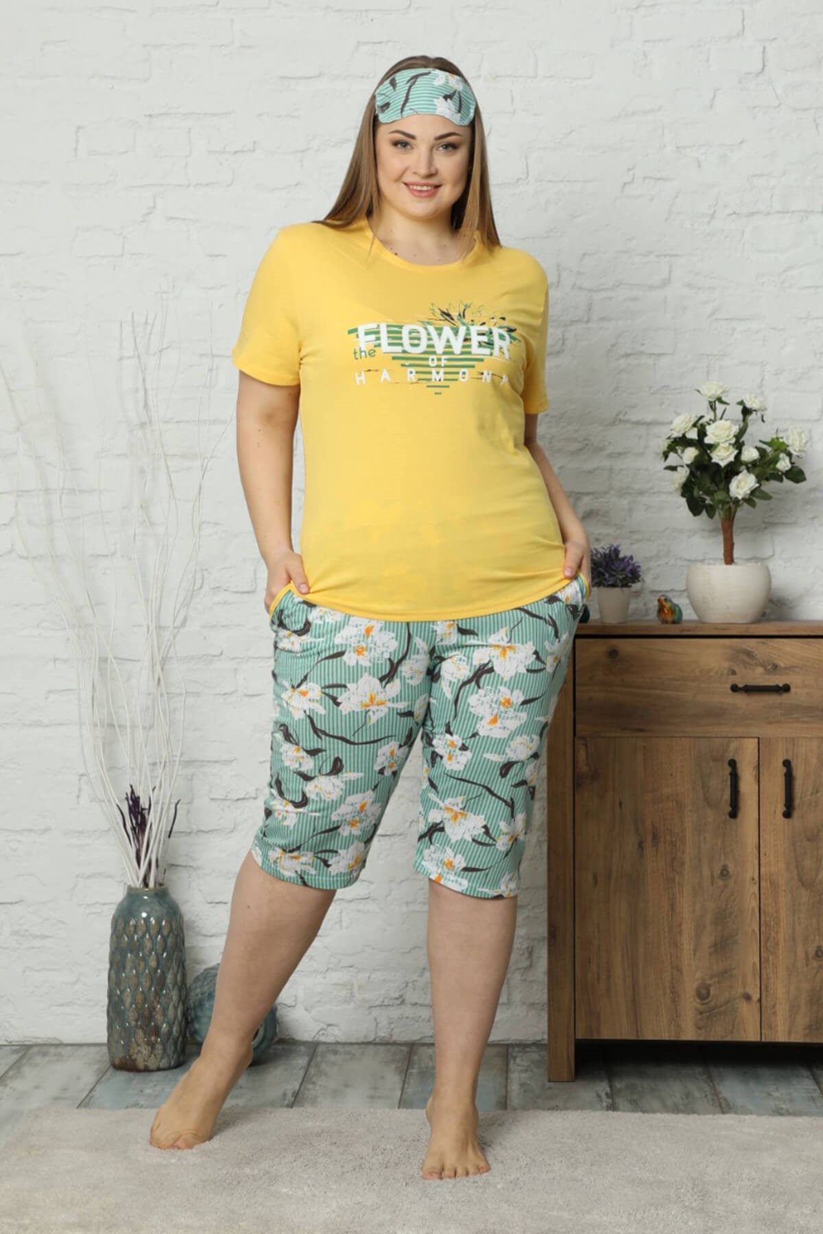 Büyük Beden Kısa Kol Kapri Pijama Takım