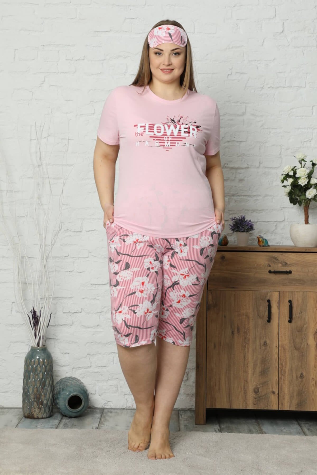 Büyük Beden Kısa Kol Kapri Pijama Takım