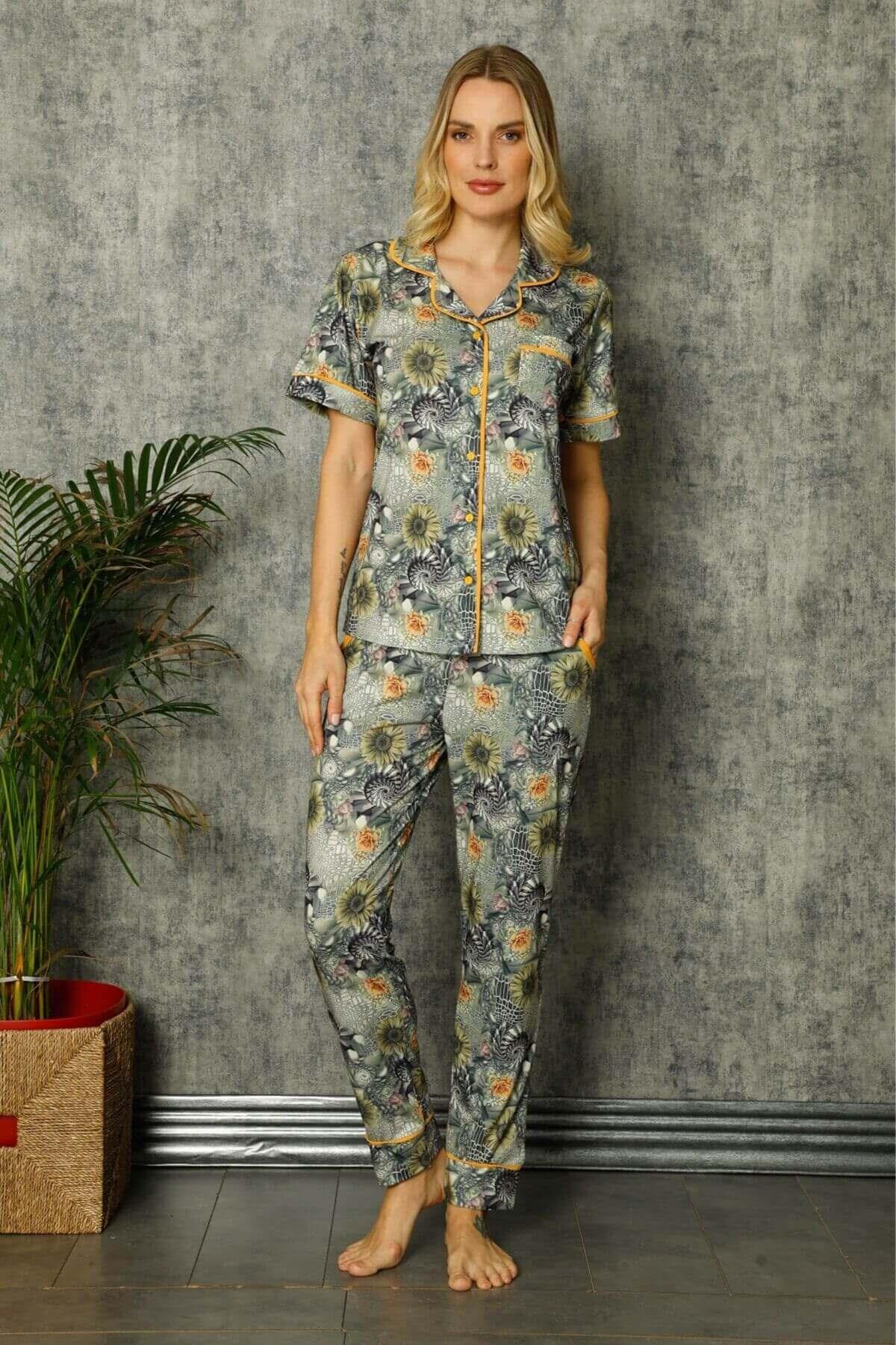 Çiçek Desenli Düğmeli Pijama Takımı