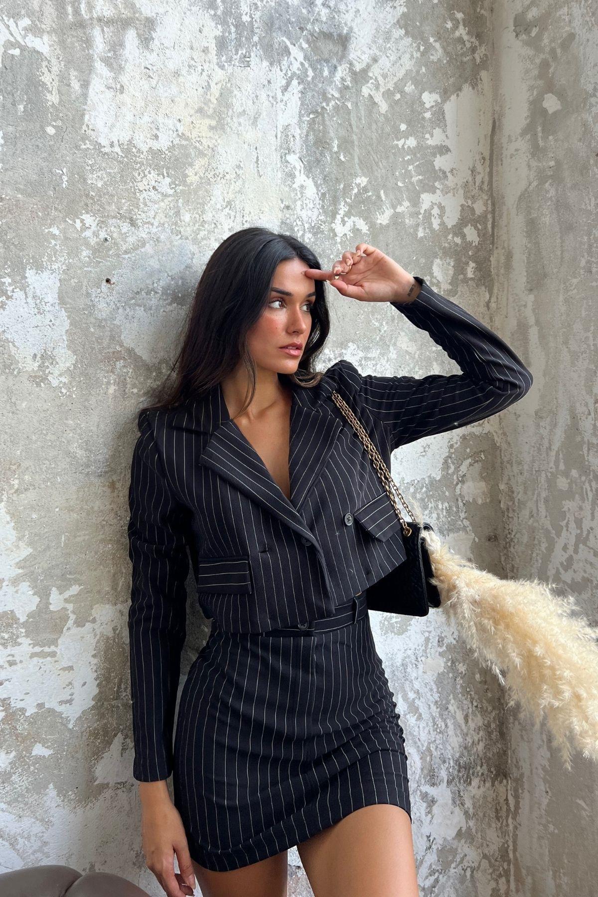 Çizgili Crop Ceket Etek Takım Siyah