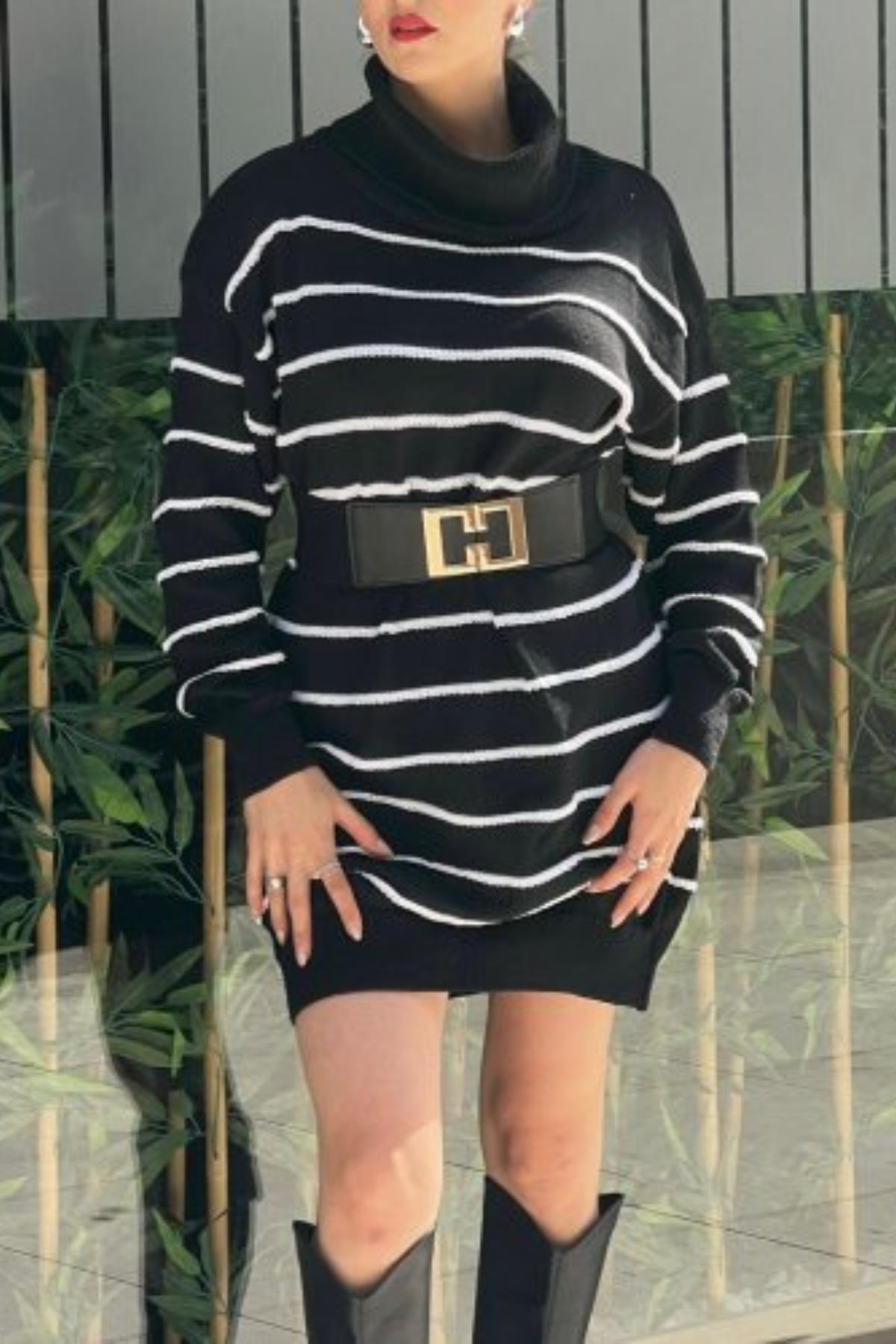 Degaje Yaka Çizgili Sonya İplik Mini Boy Triko Elbise (Kemersiz) Siyah