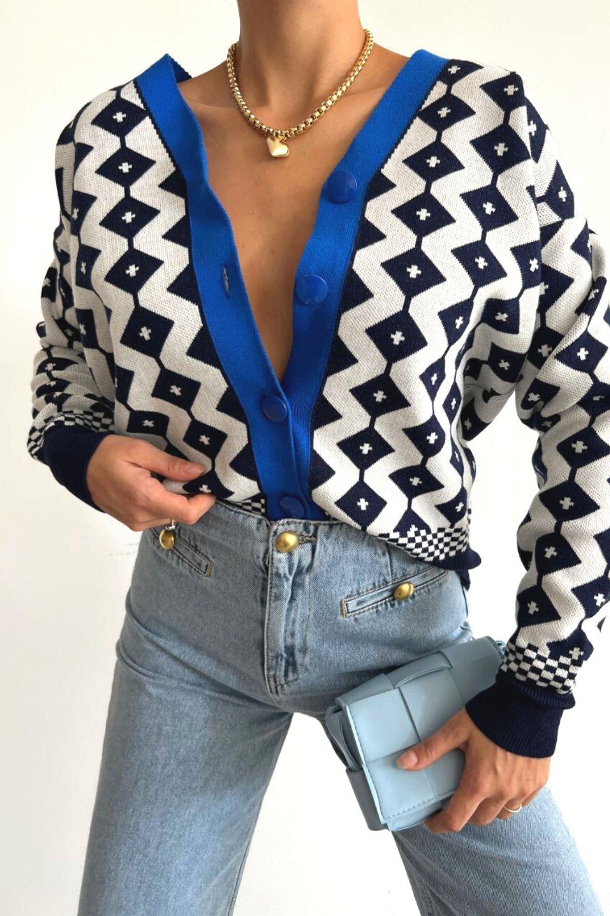 Desenli Düğmeli Hırka Saks