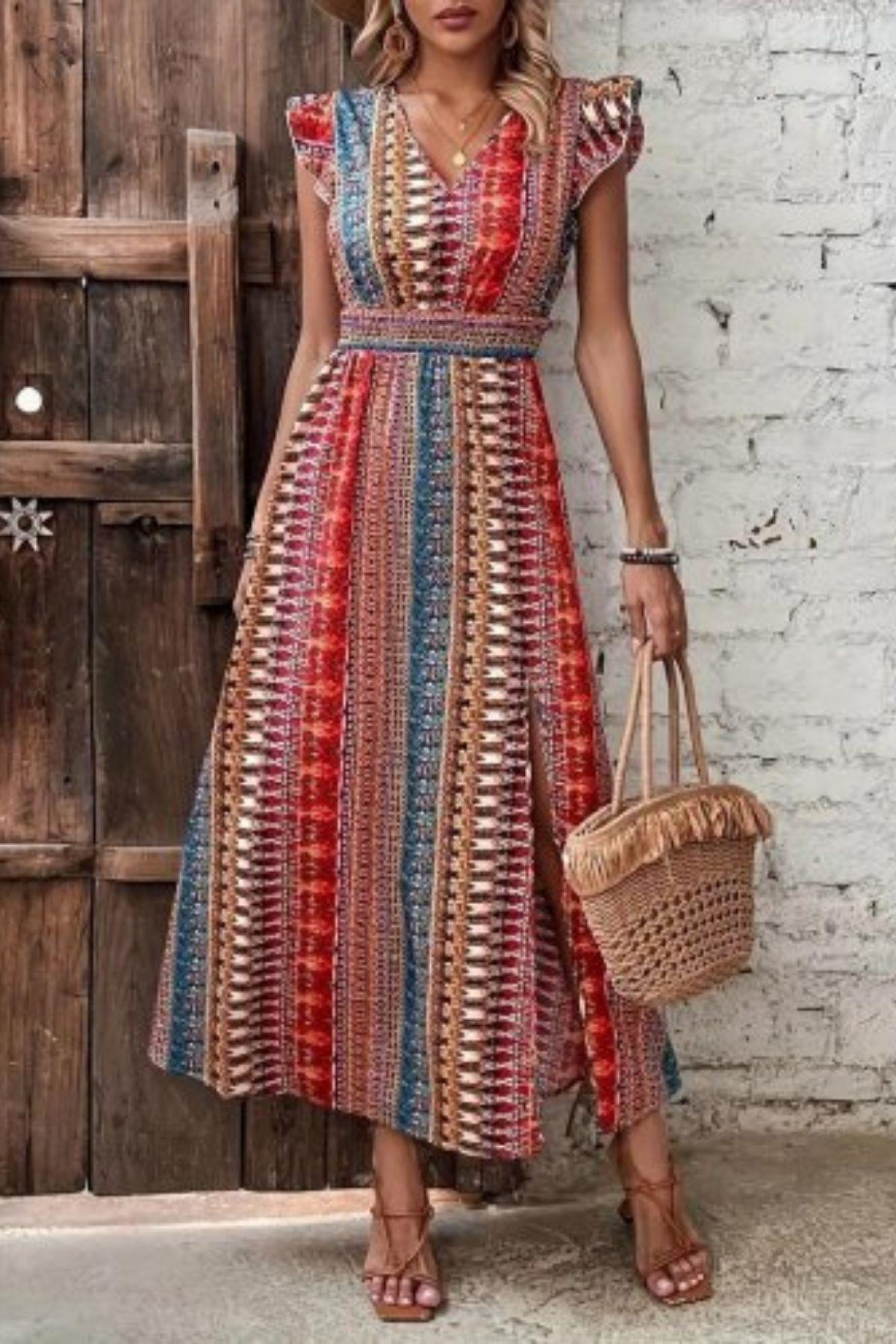 V Yaka Desenli Yırtmaçlı Süprem Elbise - Desenli