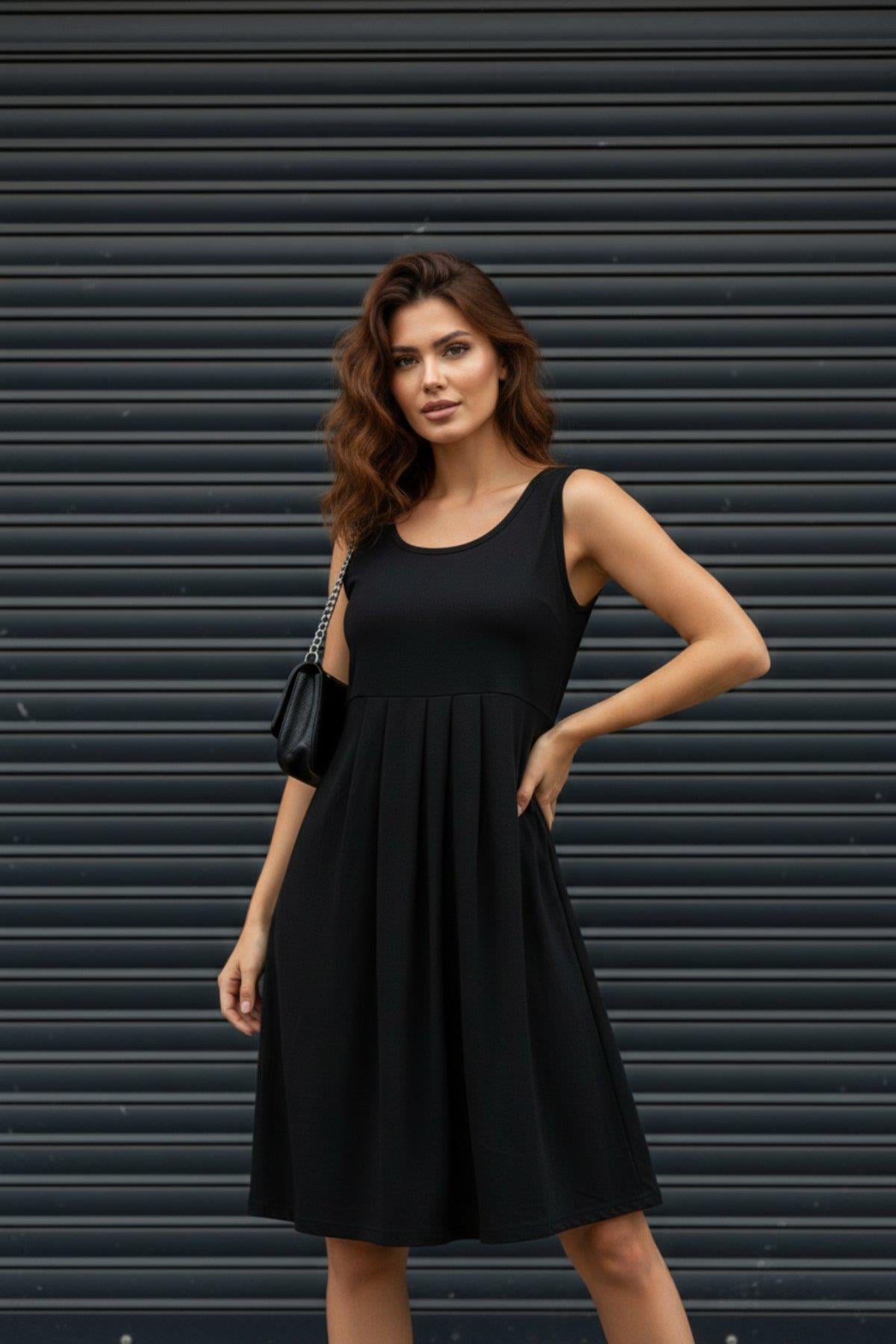 Yuvarlak Yaka Belden Pileli Kolsuz Aerobin Elbise - Siyah