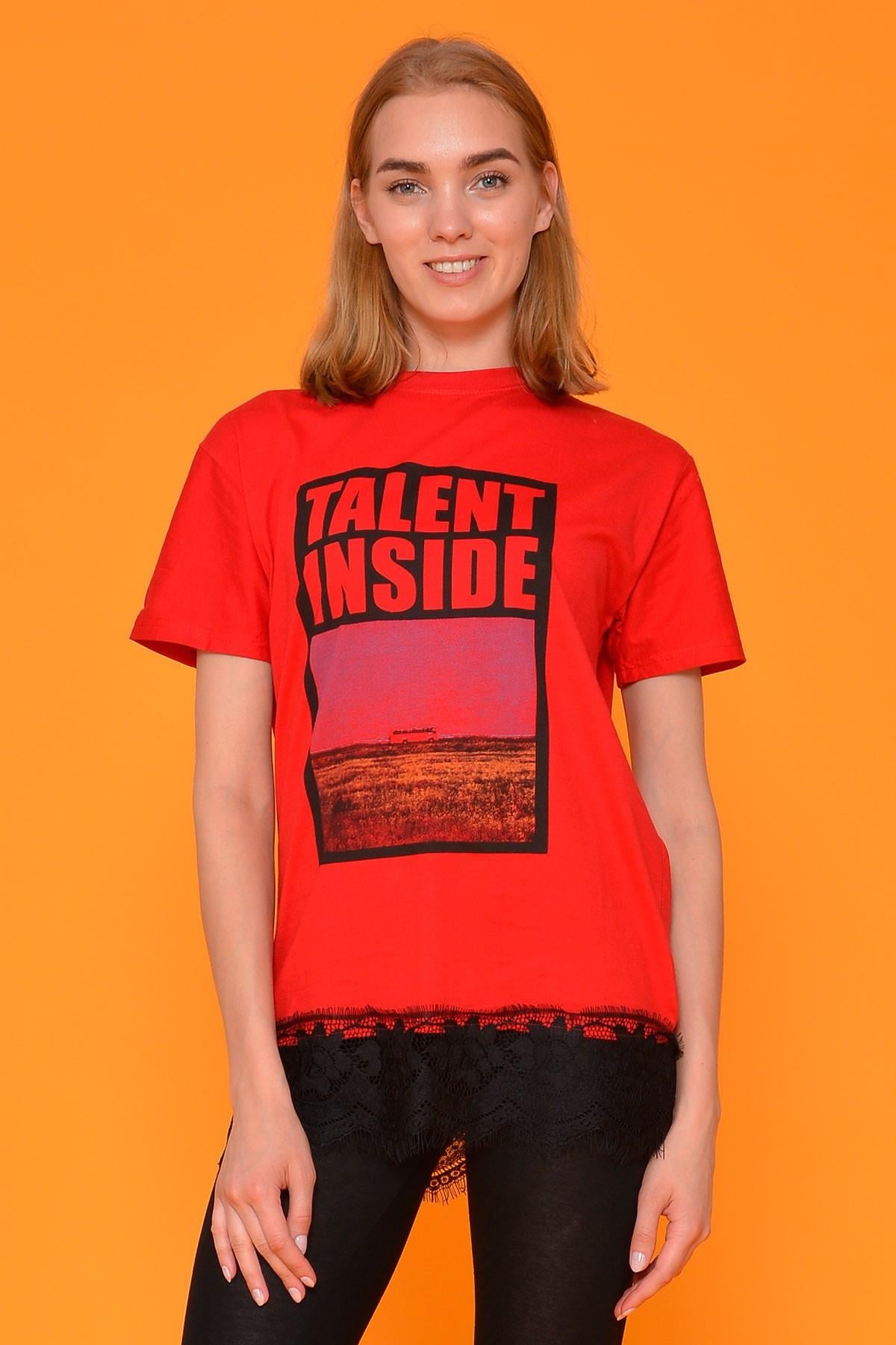 Eteği Dantelli T-Shirt
